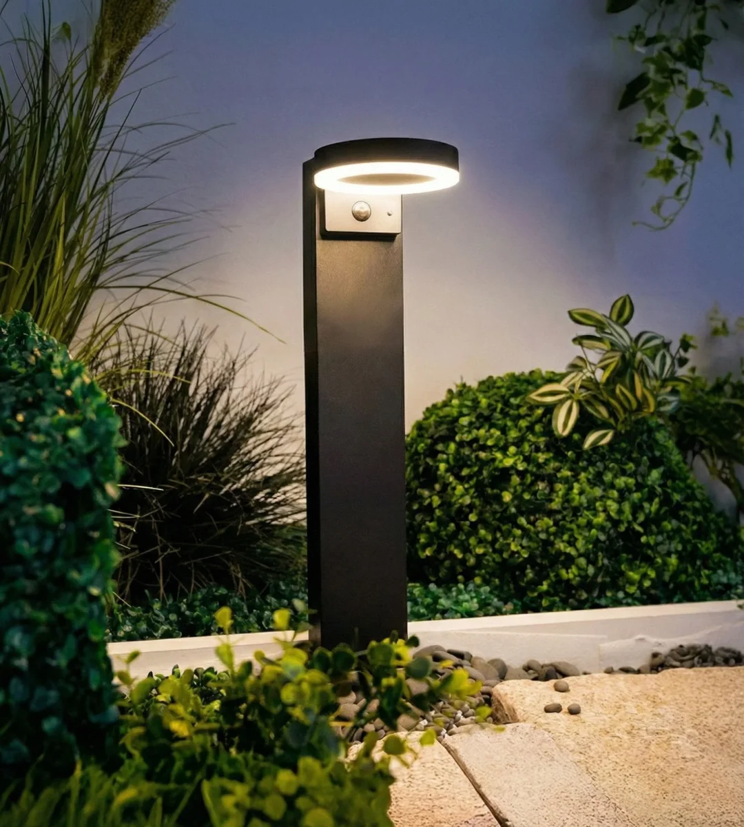Borne Led solaire DAYTONA - Détecteur de mouvements - 3 modes d'éclairages 100 à 1000 lumens – Image 3