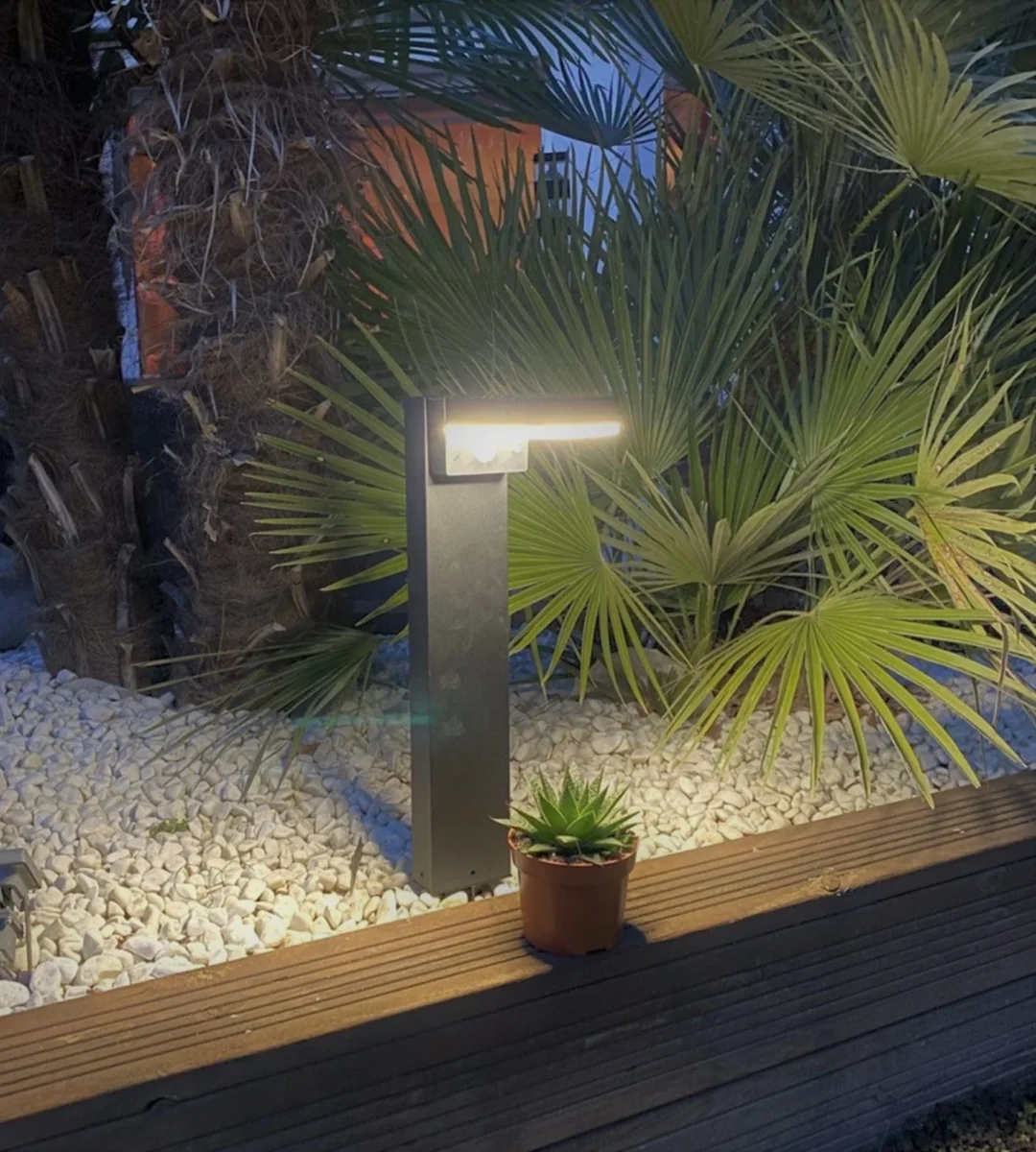 Borne Led solaire DAYTONA - Détecteur de mouvements - 3 modes d'éclairages 100 à 1000 lumens – Image 9